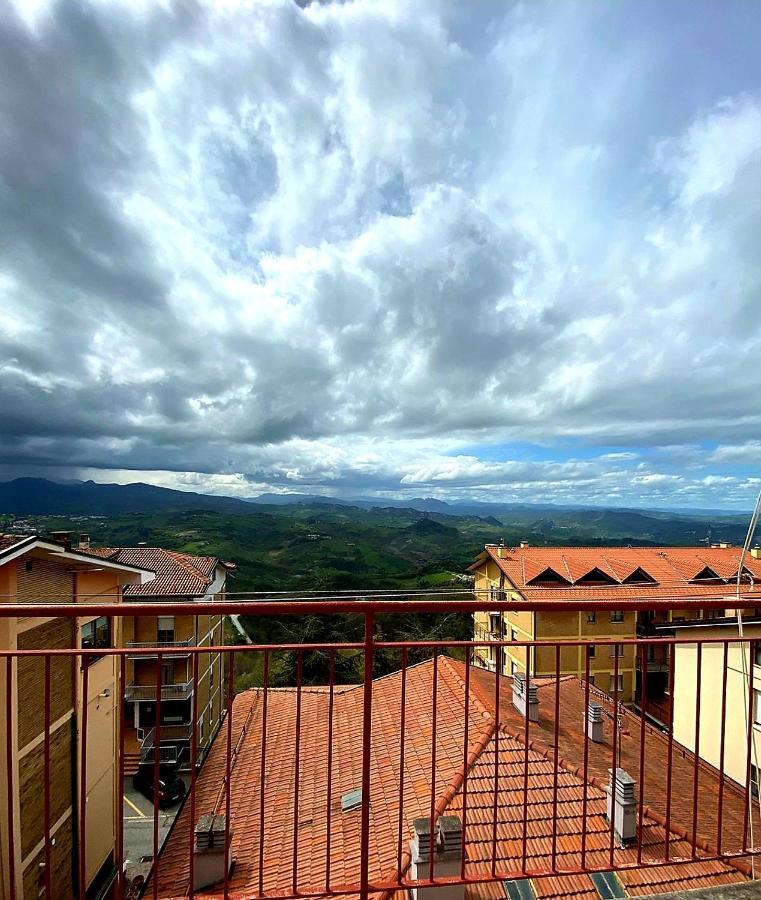 Appartamento Al Centro Storico Di San Marino Buitenkant foto